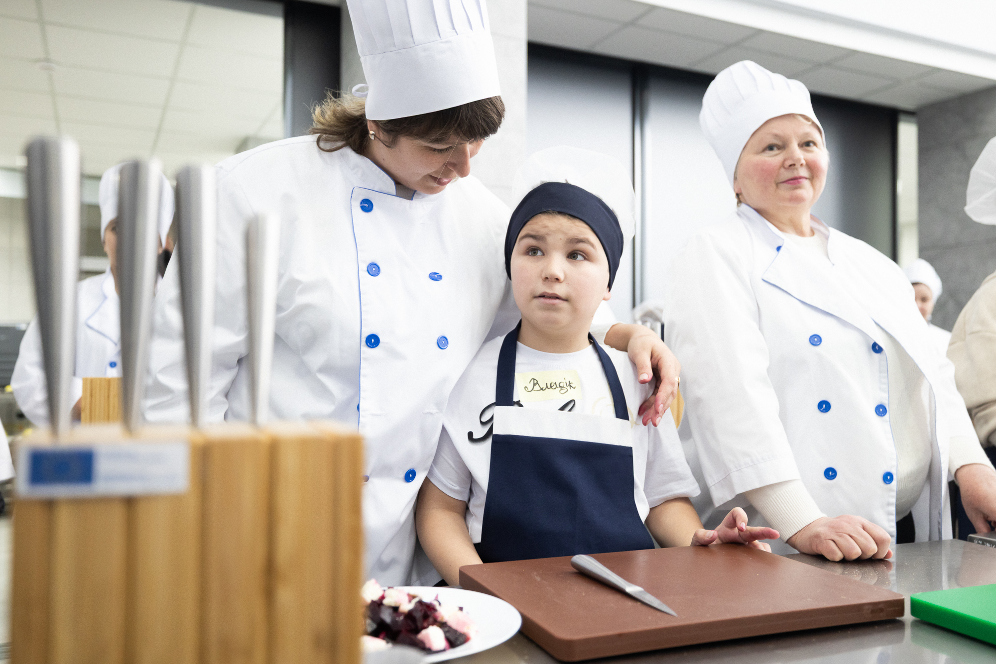 З 1 вересня безкоштовне гаряче харчування буде доступне для всіх 3 мільйонів школярів, які навчаються очно або у змішаному форматі.